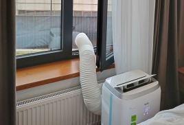 Заказать вставку для мобильного напольного кондиционера в окно установка